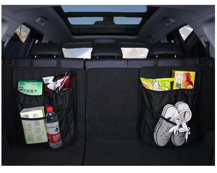 Auto w trybie rodzinnym – jak uporządkować zabawki, przekąski i drobiazgi